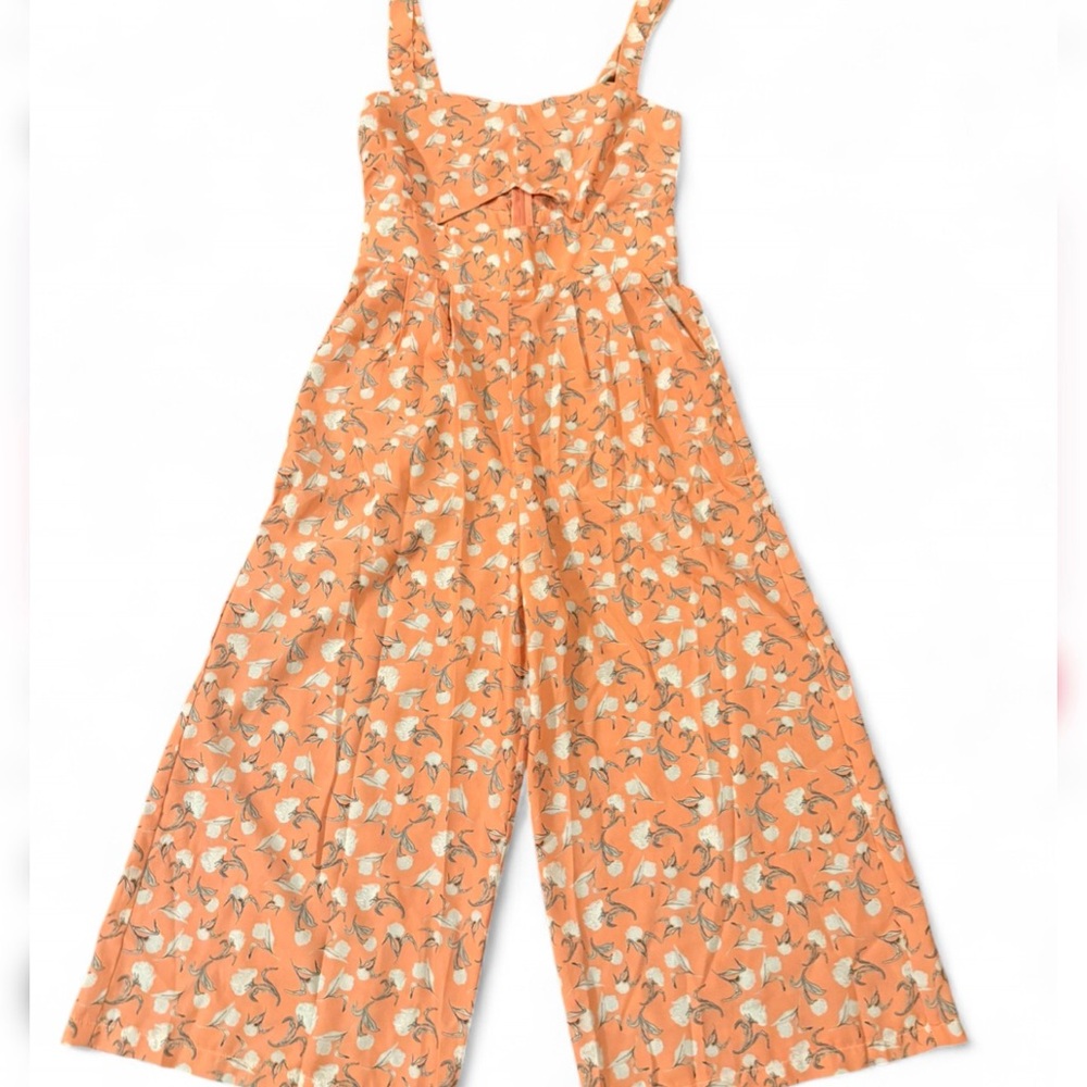 Milkwhite Floral Keyhole Jumpsuit